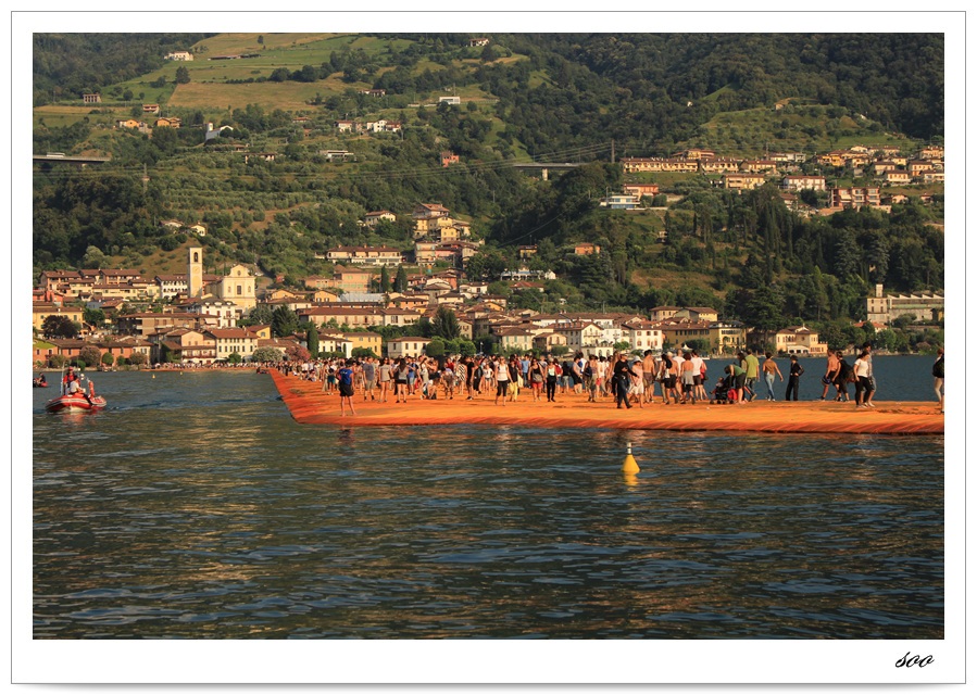 floating piers 3.jpg