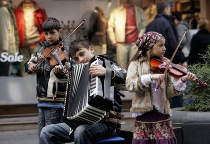 rsz_1gypsy-children-roma-5499904.jpg