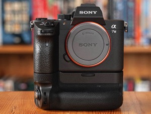 Best-Sony-A7iii-accessories-battery-grip-12-1024x576-1200px.jpg