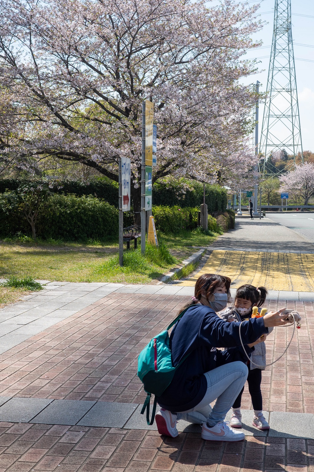딸과의 벚꽃셀카.jpg