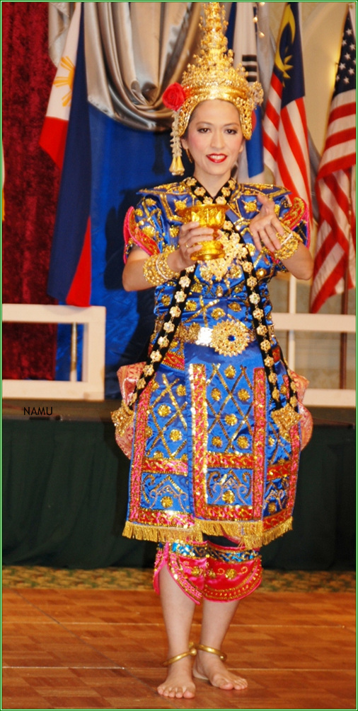 Dancer1 (500x1000).jpg