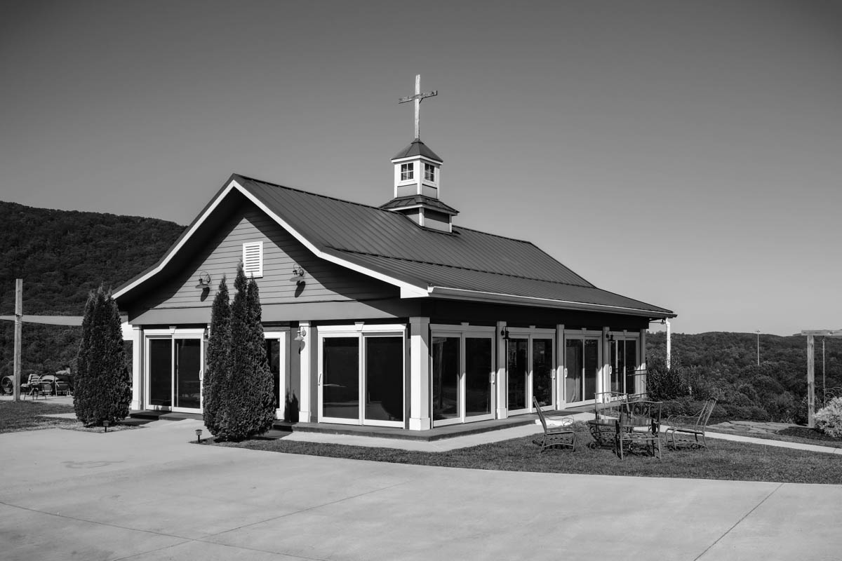 monocrom - mountain winery.JPG