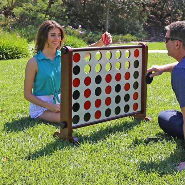 giant-connect4-lawn_grande.jpg