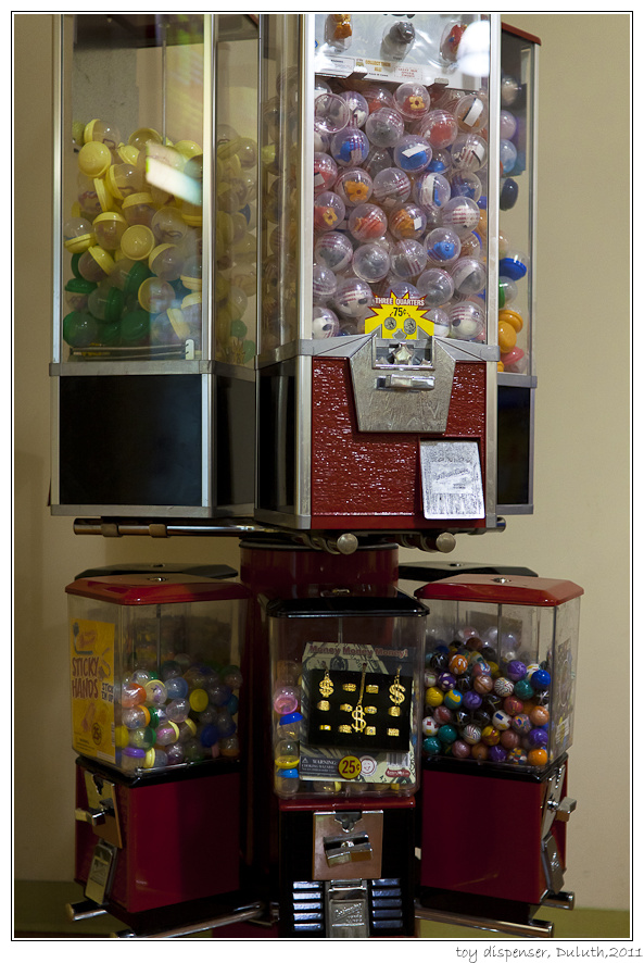 toy_dispenser-2.jpg
