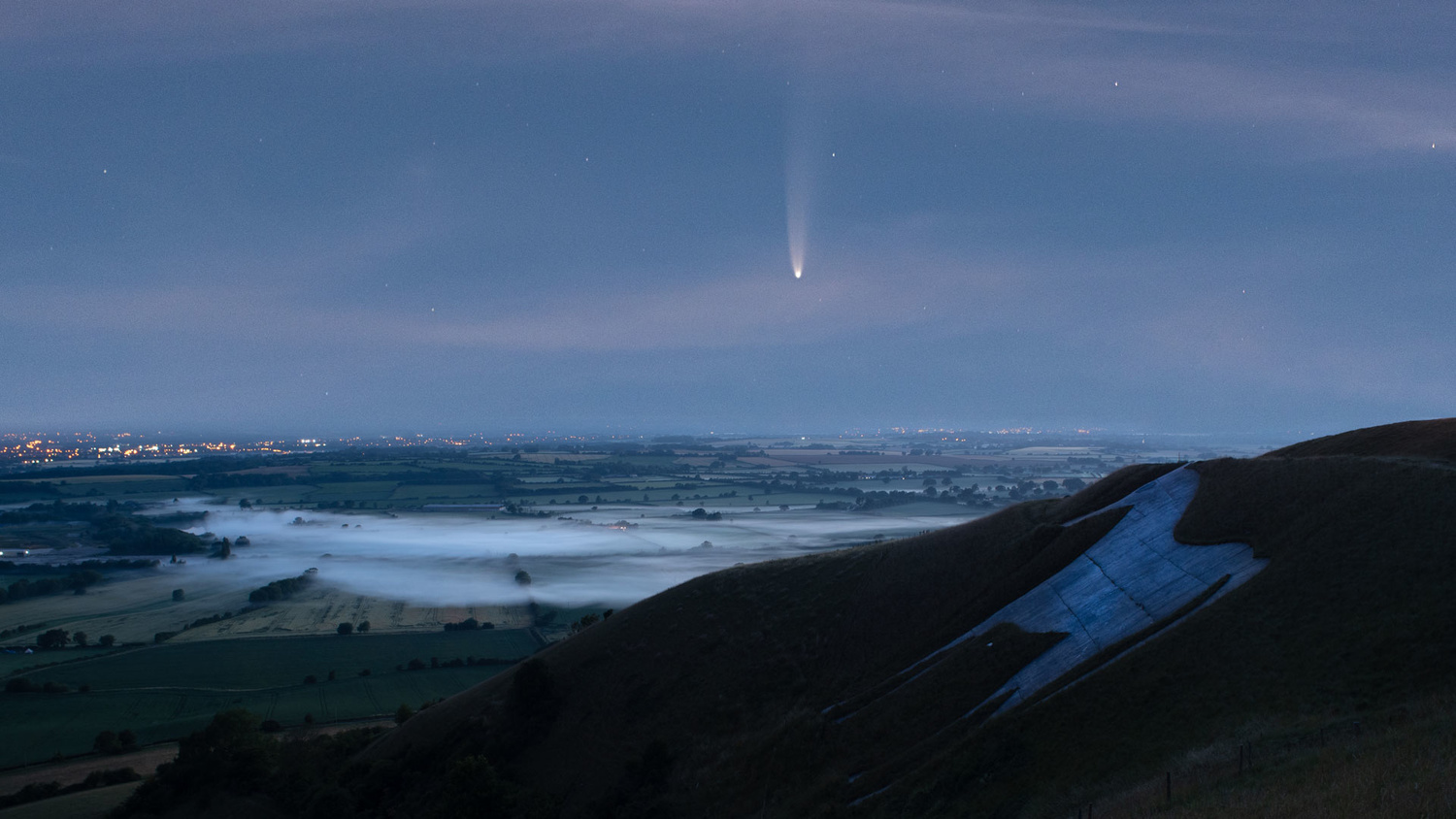 how-to-photograph-comet-neowise-main-image.jpg